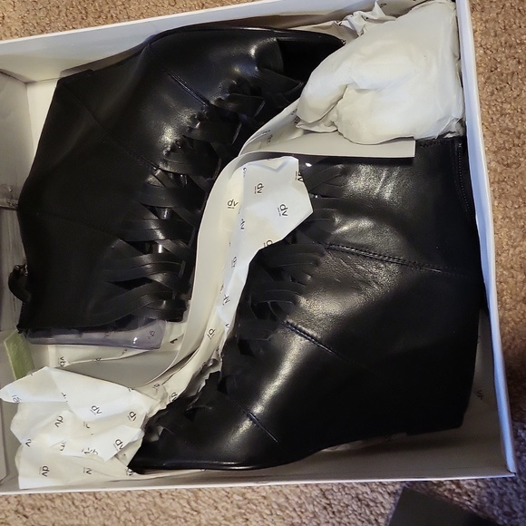 Dolce Vita Shoes - NWT DOLCE ViTA Sumner black leather hidden wedge cage open heel- brand new